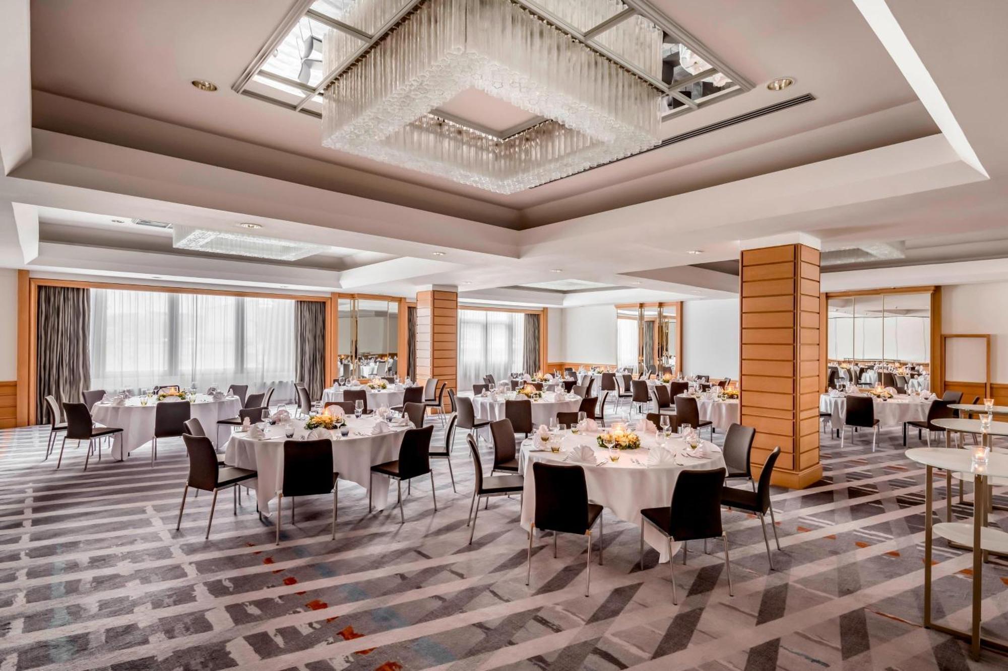 Stuttgart Marriott Hotel Sindelfingen Exterior photo